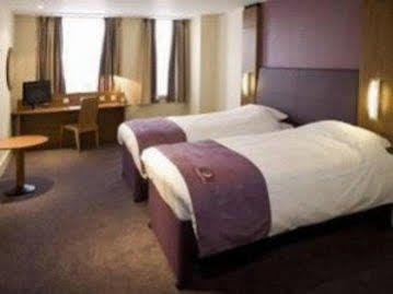 Premier Inn Wolverhampton City Centre ภายนอก รูปภาพ