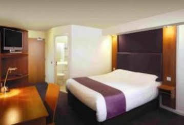 Premier Inn Wolverhampton City Centre ภายนอก รูปภาพ